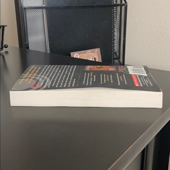 The Hunger Games book - Picture 4 of 4